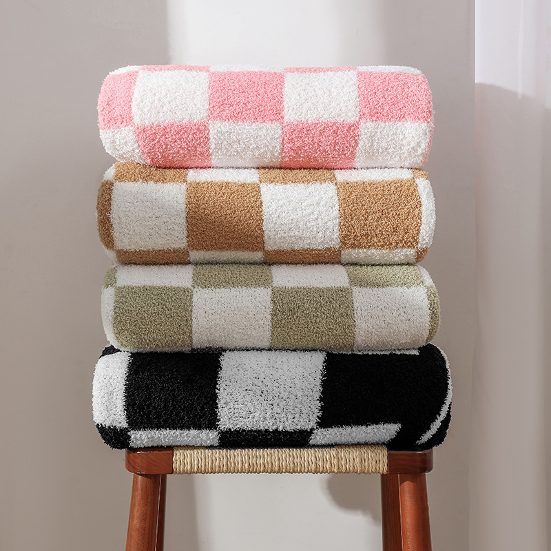 Half Fleece Tessel Knit Blanket