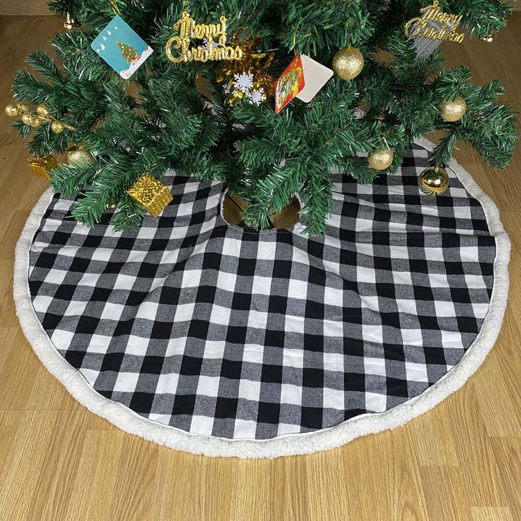 White Black Plaided Christmas Tree Skirt